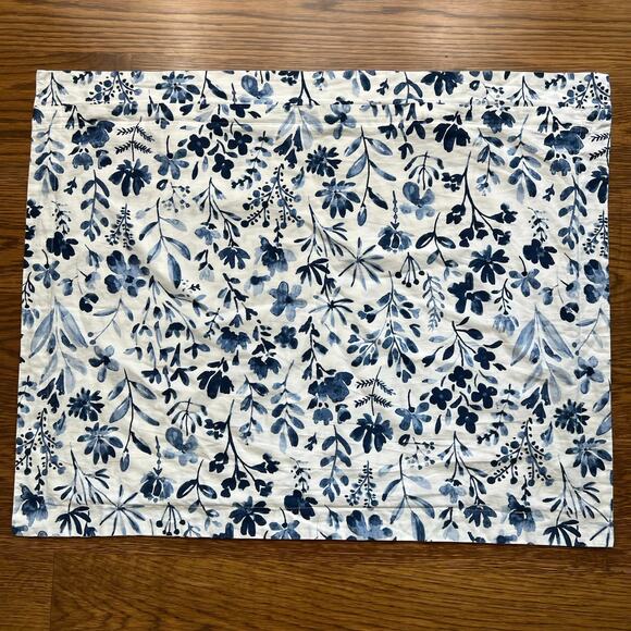 Boll & Branch Signature Hemmed Blue Botanical  2 Standard Pillow Shams - Picture 4 of 8